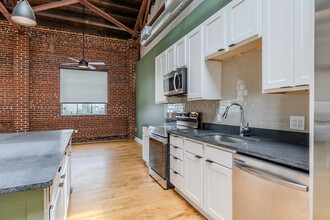 Hemlock Lofts in Macon, GA - Building Photo - Interior Photo