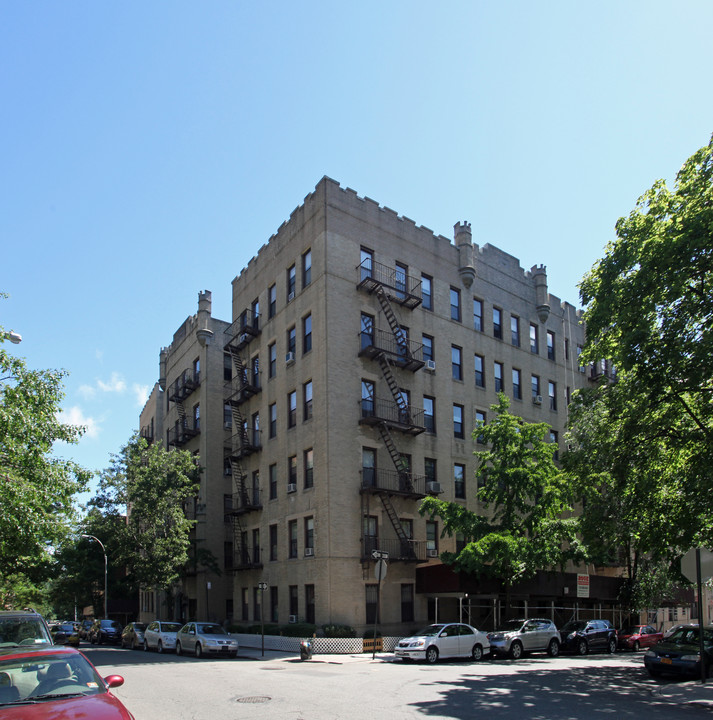 165 Bennett Ave in New York, NY - Foto de edificio