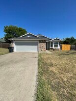 3213 Honeysuckle Dr in Killeen, TX - Building Photo