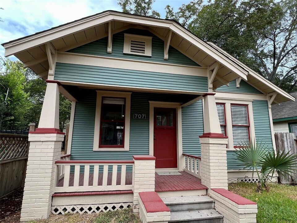 707 E 25th St in Houston, TX - Building Photo