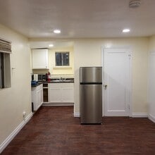 1447 W 56th St in Los Angeles, CA - Foto de edificio - Building Photo