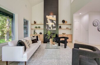 1802 Rollingwood Dr in Huntsville, TX - Building Photo - Building Photo