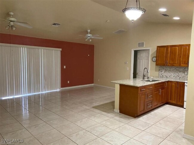 540 Thomas Sherwin Ave S in Lehigh Acres, FL - Building Photo - Building Photo