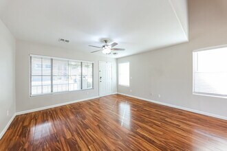 12824 W Ash St in El Mirage, AZ - Foto de edificio - Building Photo