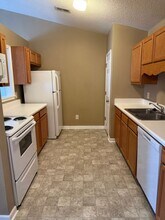 7143-F W Friendly Ave in Greensboro, NC - Building Photo - Building Photo