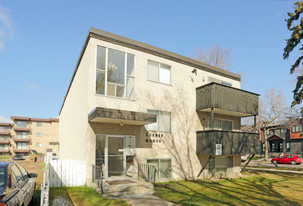 Corner Manor in Edmonton, AB - Building Photo