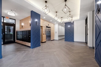 HR Crawford Apartments in Washington, DC - Foto de edificio - Building Photo