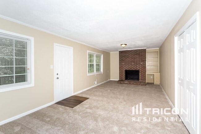 3814 King Arthur Rd SW in Atlanta, GA - Building Photo - Building Photo