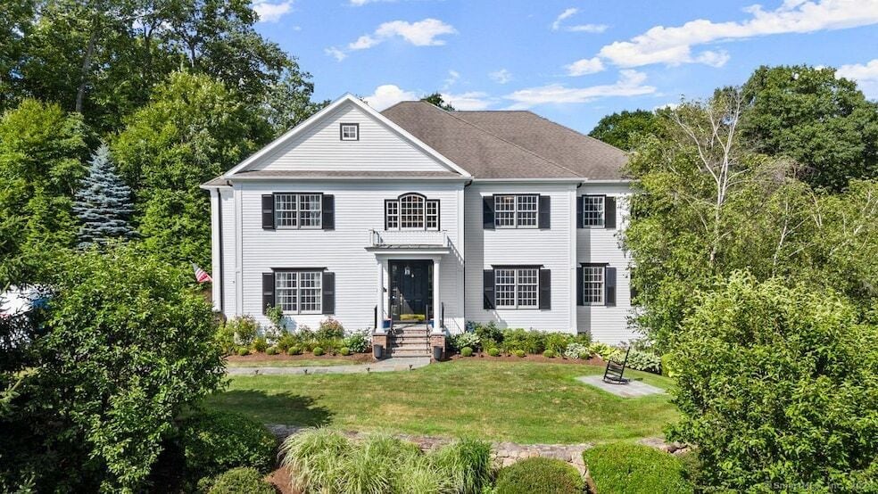 14 Magellan Ln in Easton, CT - Building Photo