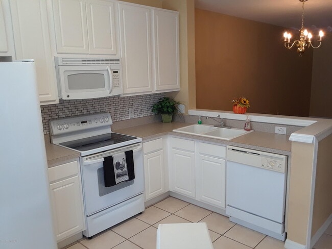 1359 Hampton Park Ln in Melbourne, FL - Building Photo - Building Photo