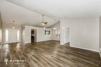 6829 Cherry Blossom E Dr in Fishers, IN - Building Photo - Building Photo