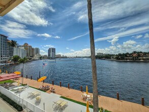 341 N Birch Rd in Fort Lauderdale, FL - Foto de edificio - Building Photo