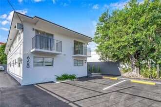 668 NW 31st St in Miami, FL - Building Photo - Building Photo