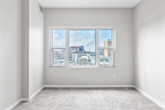 120 Livingston Ave in New Brunswick, NJ - Building Photo - Building Photo