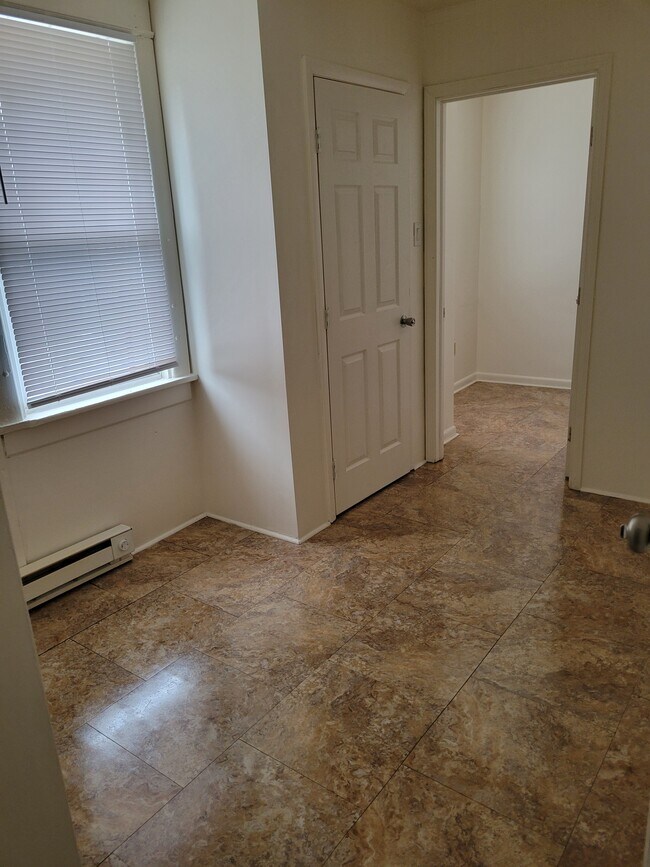 736 W 3rd St Apartments and Nearby Hazleton Apartments For Rent