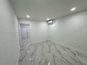 11000 SW 47th Terrace, Unit 3 in Miami, FL - Building Photo - Building Photo