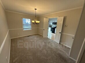 9133 Dominion Cir in Cincinnati, OH - Building Photo - Building Photo