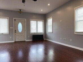 220 Lafayette Ave, Unit Unit B in Lyndhurst, NJ - Building Photo - Building Photo