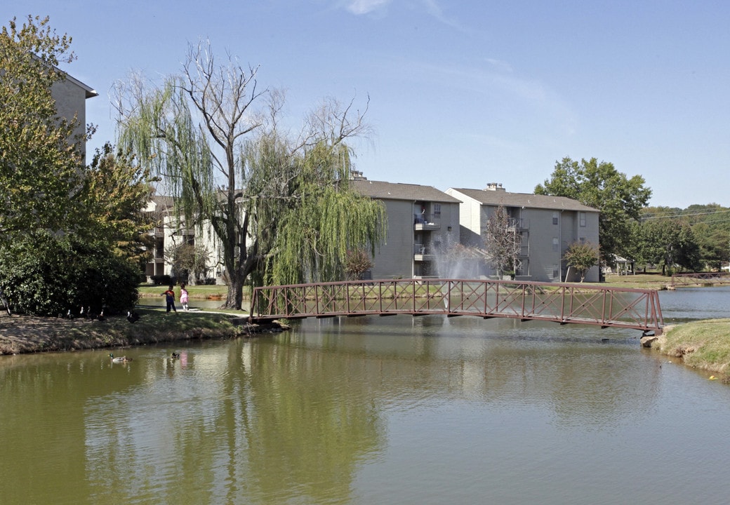 Jamesbridge in Memphis, TN - Building Photo