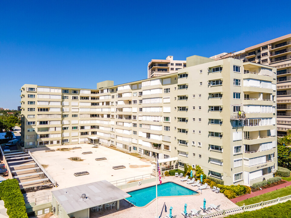 Crane Crest Apartments in Pompano Beach, FL - Building Photo