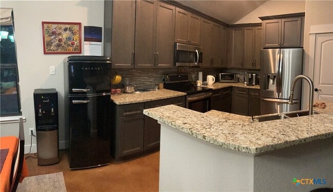 property at 2046 Mulberry Cir