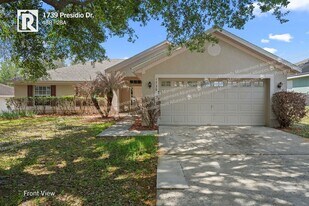 1739 Presidio Dr in Clermont, FL - Building Photo
