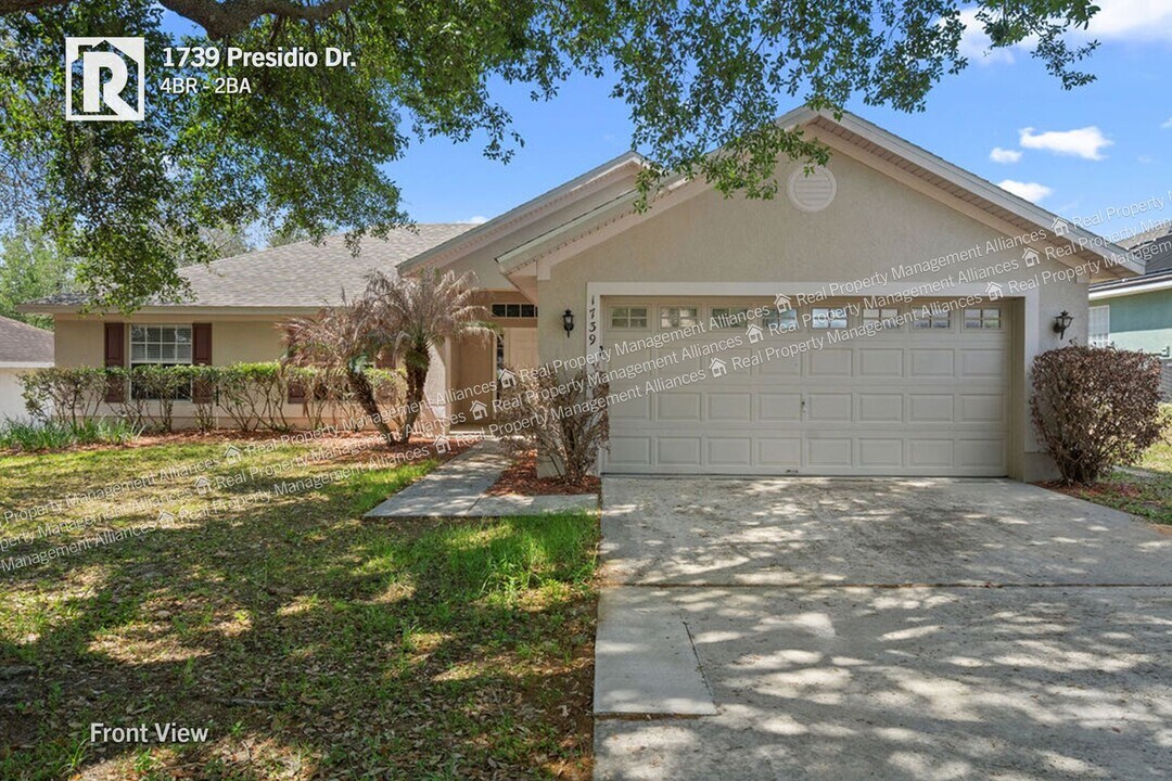 1739 Presidio Dr in Clermont, FL - Building Photo