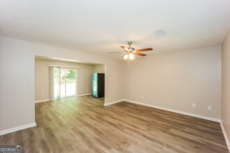 8420 N Pond Ct in Riverdale, GA - Building Photo - Building Photo
