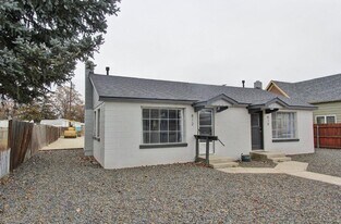 812 S Washington Ave in Emmett, ID - Building Photo