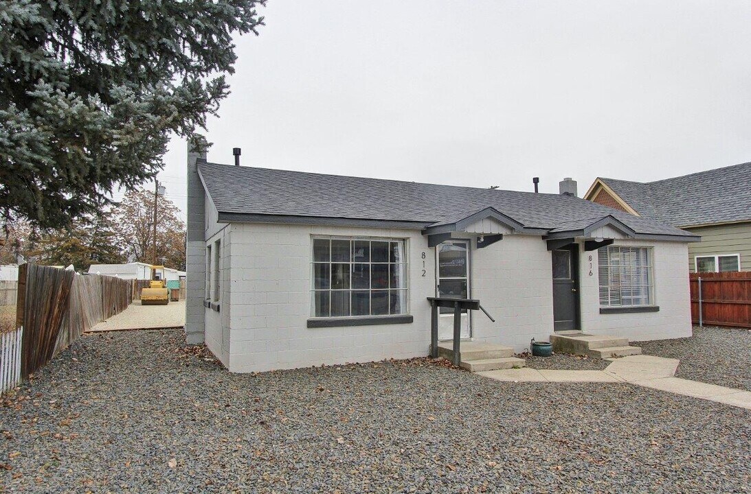 812 S Washington Ave in Emmett, ID - Building Photo