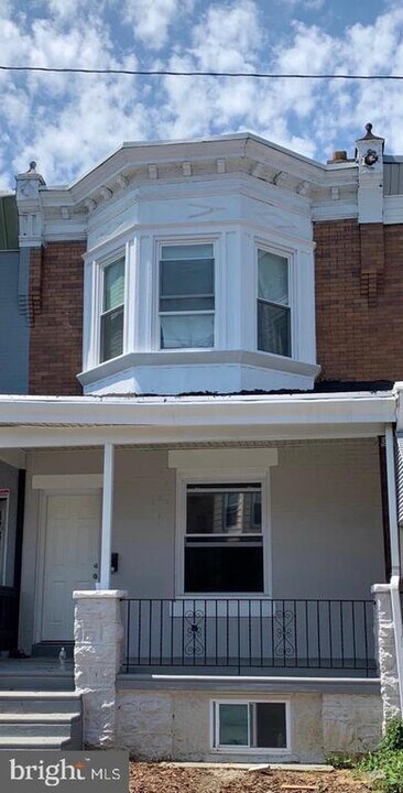 1332 S Lindenwood St in Philadelphia, PA - Building Photo