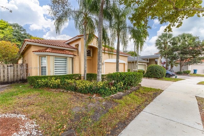 16310 Sapphire Dr in Weston, FL - Building Photo - Building Photo