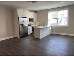 24 Norwood St-Unit -8 in Boston, MA - Building Photo - Building Photo