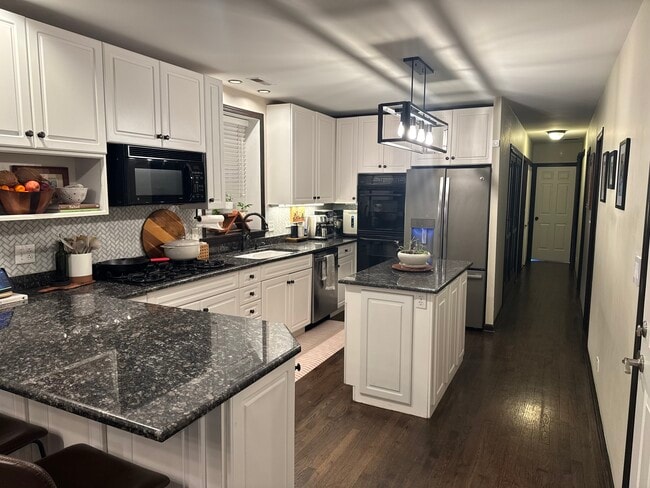 619 N Racine Ave in Chicago, IL - Building Photo - Building Photo