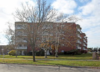 The Viscount & Cavalier Apartments in Oshawa, ON - Building Photo - Building Photo