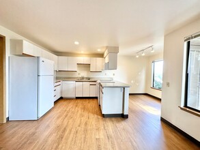 Madison Gate in Seattle, WA - Building Photo - Interior Photo