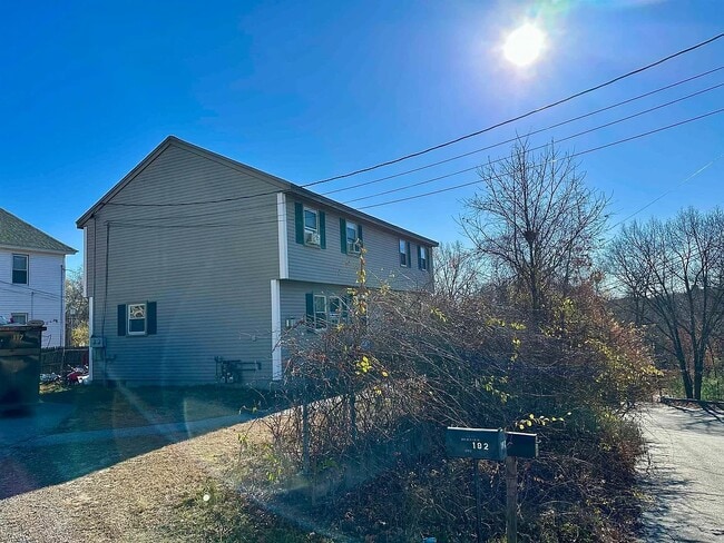 198 Kearsarge St in Manchester, NH - Building Photo - Building Photo