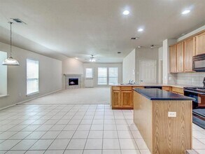 13575 Valley Mills Dr in Frisco, TX - Building Photo - Building Photo