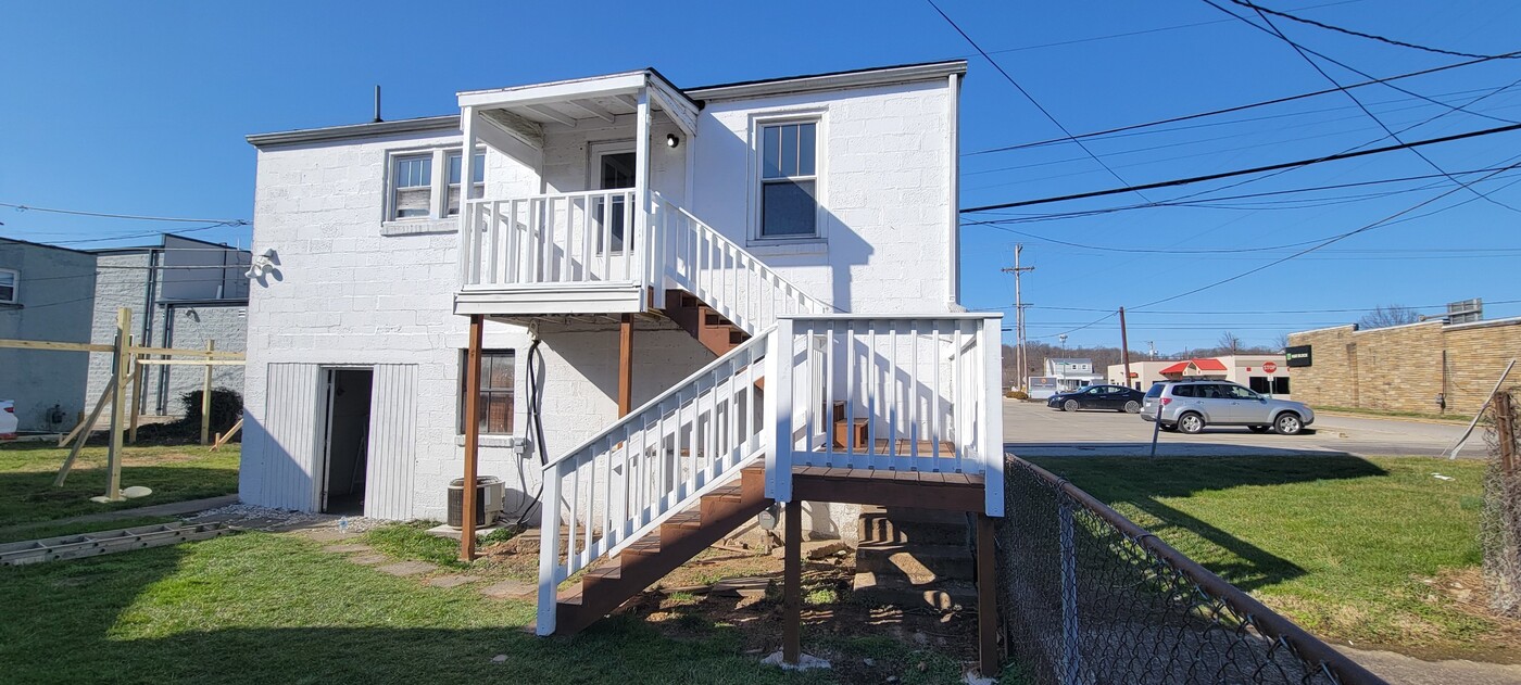 5004 Kentucky St in South Charleston, WV - Foto de edificio