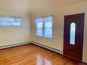 72 Georgia Ave in Long Beach, NY - Building Photo - Building Photo