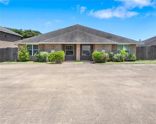 property at 3609-3611 Oldenburg Ct