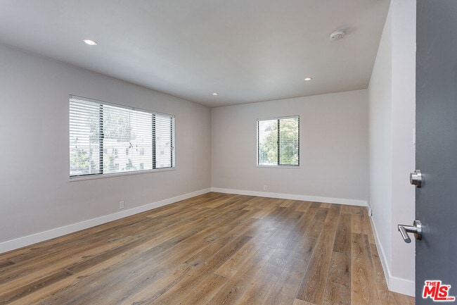 property at 2845 Redondo Blvd