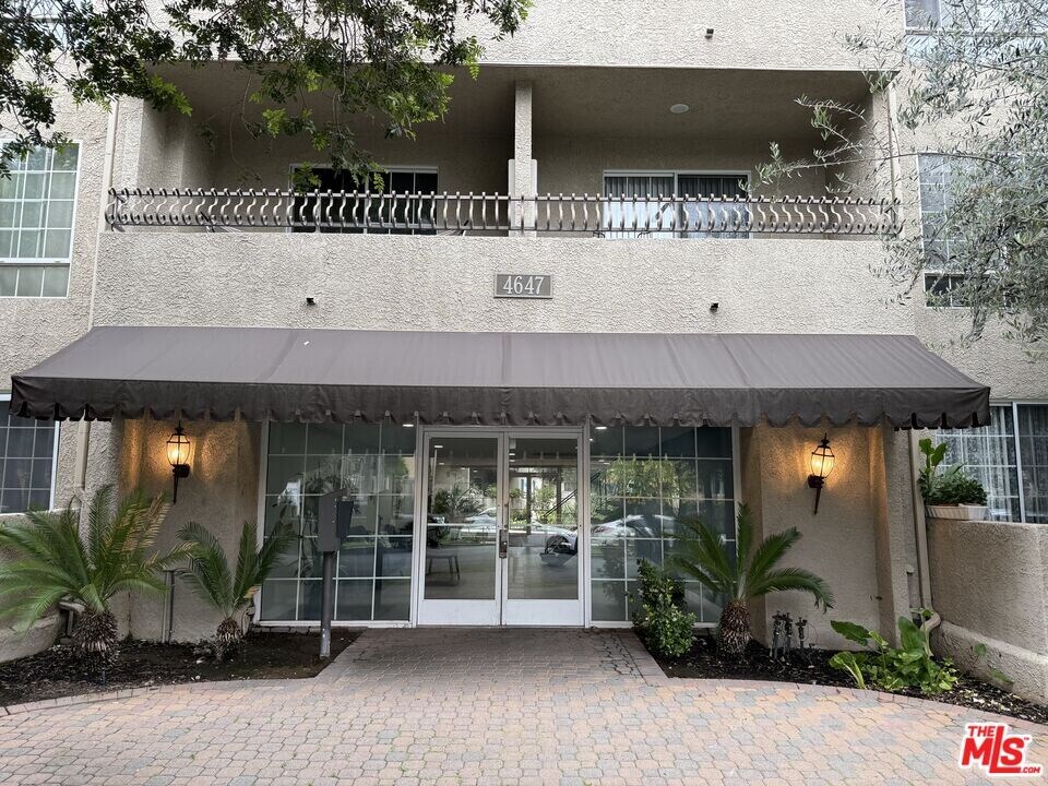 4647 Willis Ave in Los Angeles, CA - Building Photo