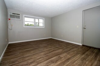 930 Hostetler Rd in Orrville, OH - Building Photo - Building Photo