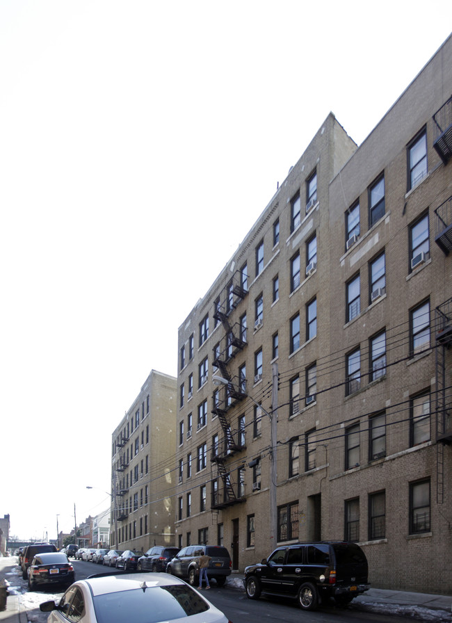 642-646 E 231st in Bronx, NY - Building Photo - Building Photo