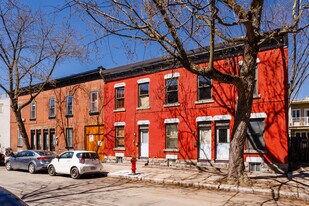 2487 Saint-Charles St in Montréal, QC - Building Photo