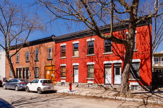 2487 Saint-Charles St in Montréal, QC - Building Photo - Primary Photo