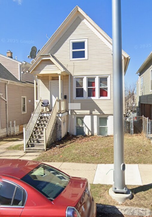2459 S 8th St in Milwaukee, WI - Building Photo
