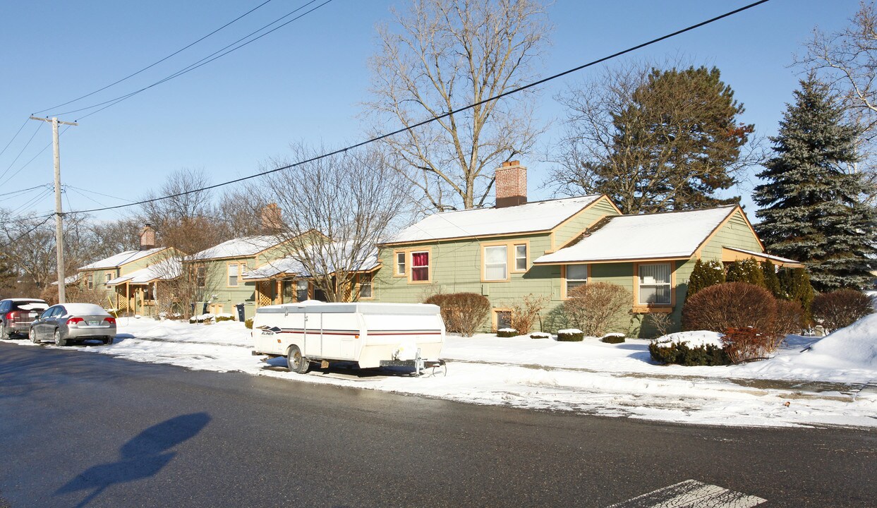 Pittsfield Village in Ann Arbor, MI - Building Photo