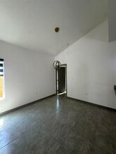 907 Taylor St in Laredo, TX - Building Photo - Building Photo